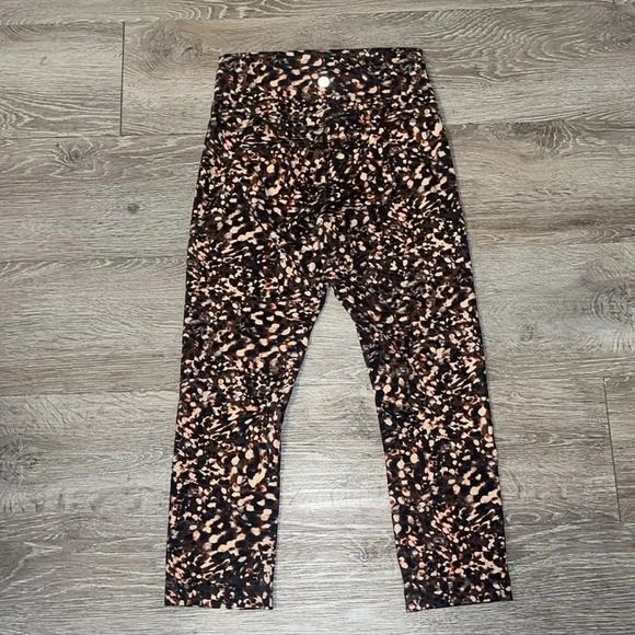 Lululemon invigorate tight leggings size 6 - Picture 6 of 9